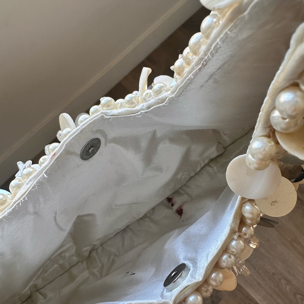Seashell/ pearl purse